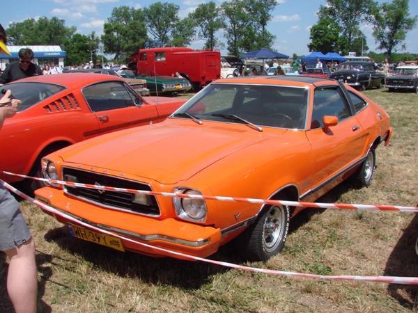 Wystawa motocykli i samochodów zabytkowych
Legenda amerykańskich szos. Ford Mustang.
