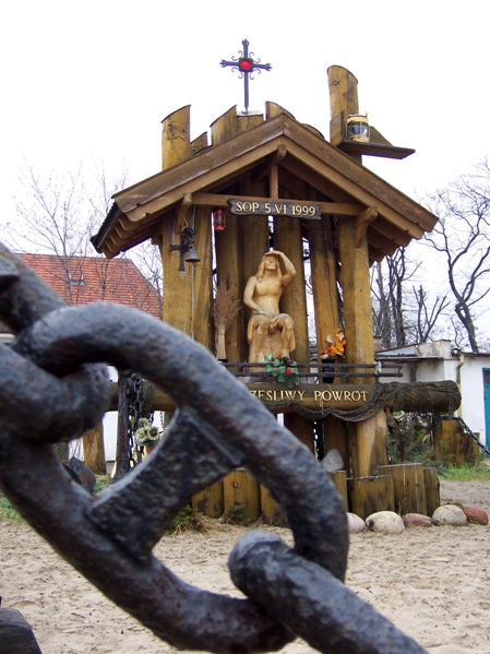 Kapliczka w Sopocie w porcie rybackim.
