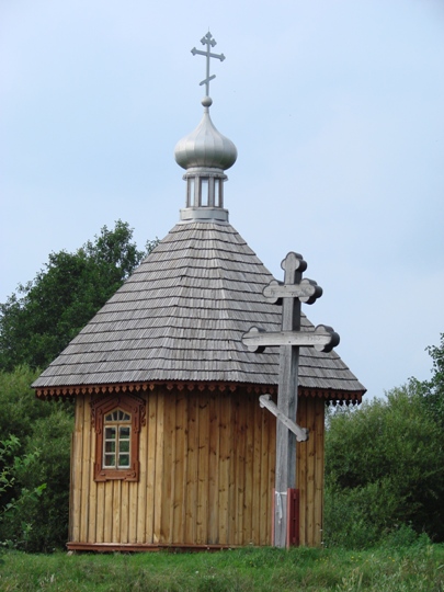 Cerkiew - kapliczka w Białowieży.
